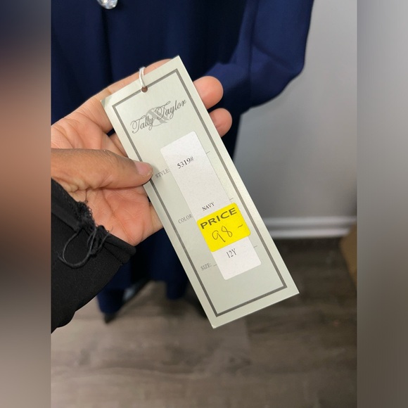 Tally Taylor Dress Set 💙 - Picture 3 of 4